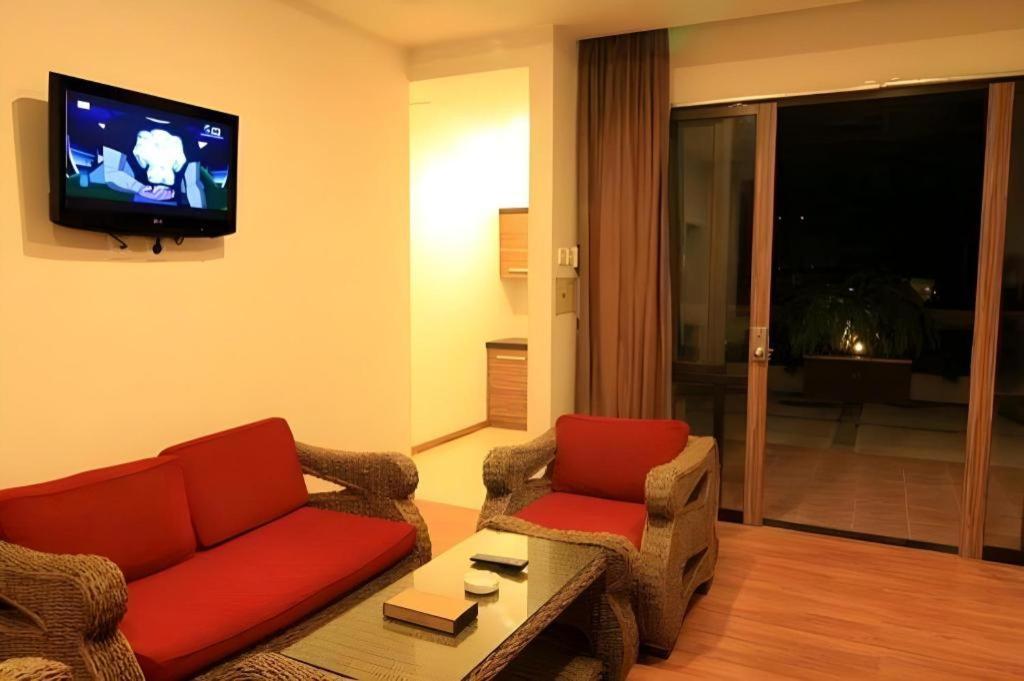 Grand Malioboro Yogyakarta Hotell Exteriör bild