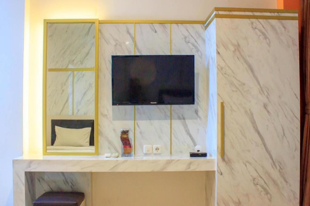 Grand Malioboro Yogyakarta Hotell Exteriör bild