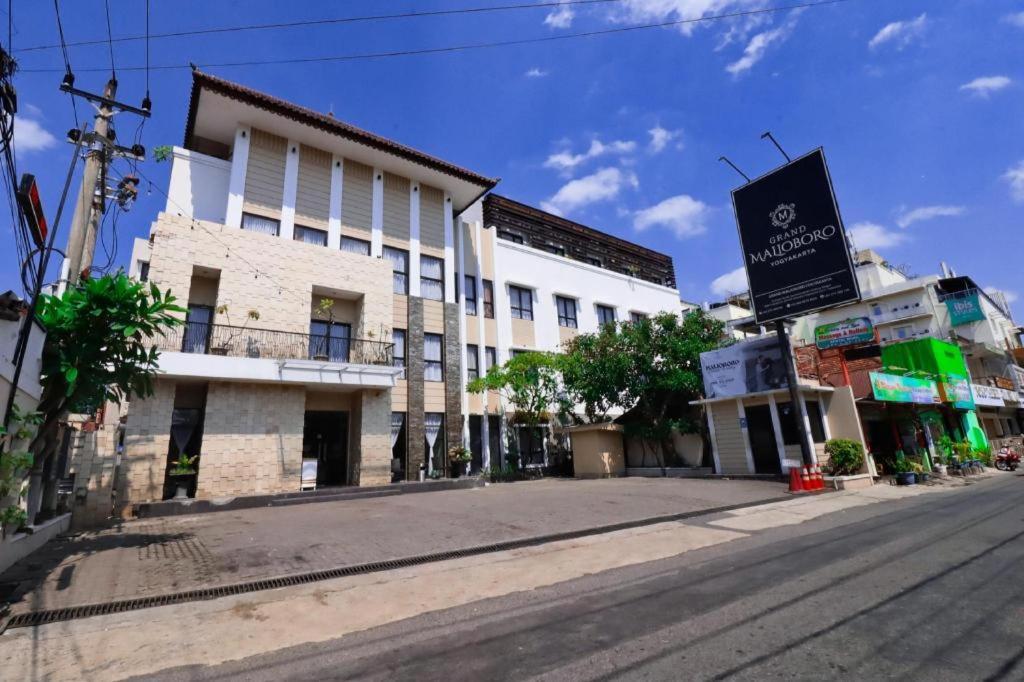Grand Malioboro Yogyakarta Hotell Exteriör bild