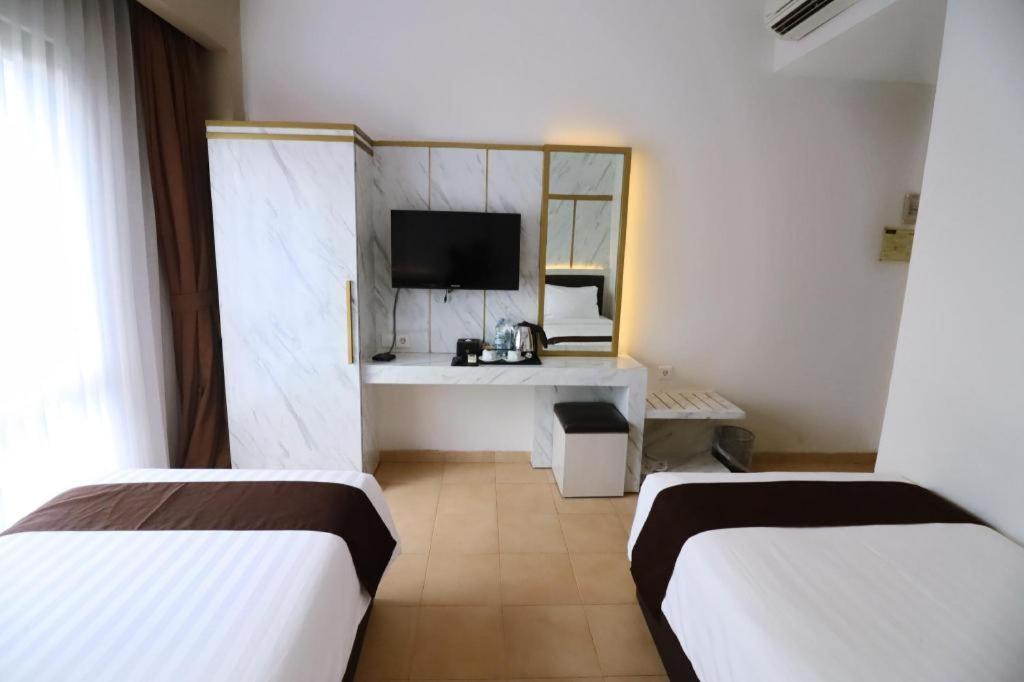 Grand Malioboro Yogyakarta Hotell Exteriör bild