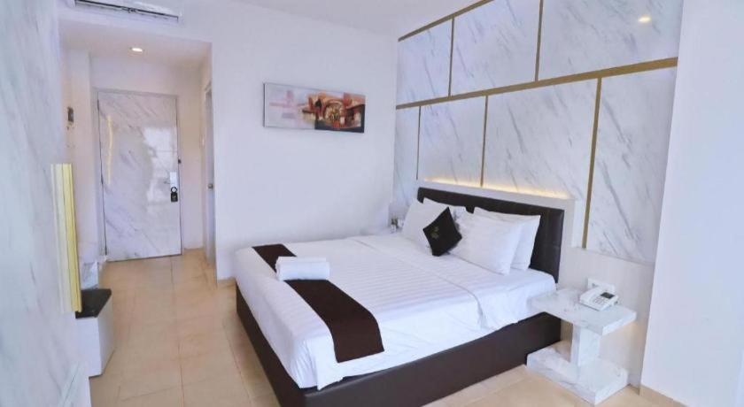 Grand Malioboro Yogyakarta Hotell Exteriör bild