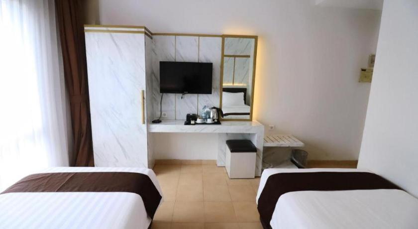 Grand Malioboro Yogyakarta Hotell Exteriör bild