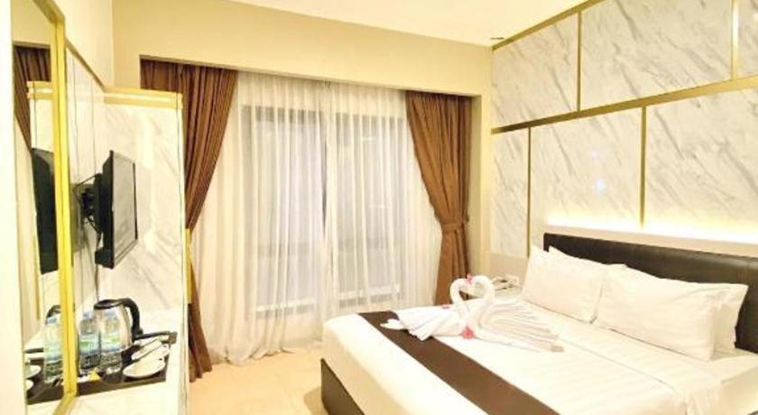 Grand Malioboro Yogyakarta Hotell Exteriör bild