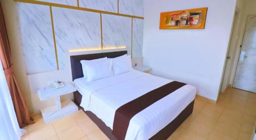 Grand Malioboro Yogyakarta Hotell Exteriör bild