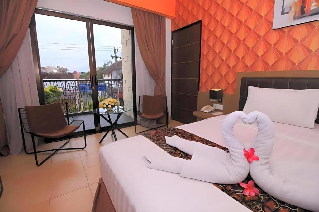Grand Malioboro Yogyakarta Hotell Exteriör bild